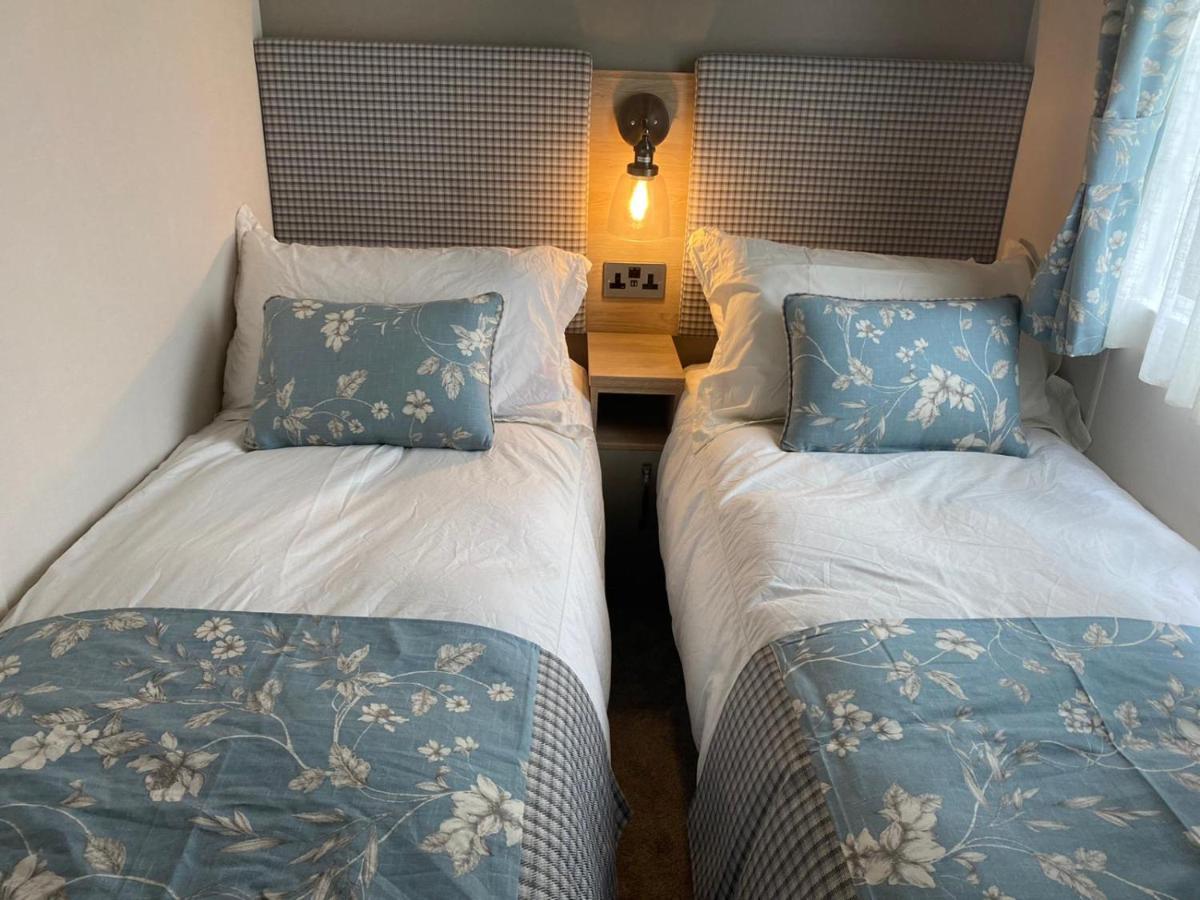 Lake District Prestige Caravan, 3 Bedrooms, Sleeps 8 On Haven Holiday Park Flookburgh Exterior foto