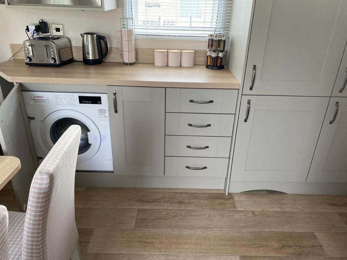 Lake District Prestige Caravan, 3 Bedrooms, Sleeps 8 On Haven Holiday Park Flookburgh Exterior foto